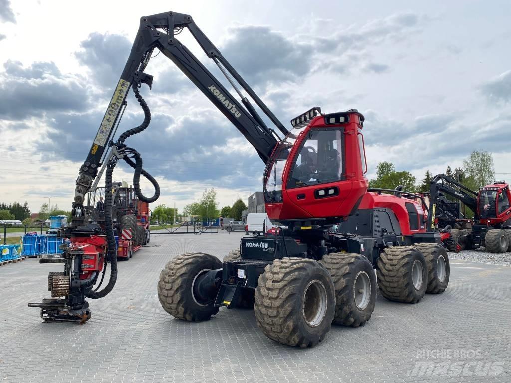 Komatsu 901 XC Betakarítók