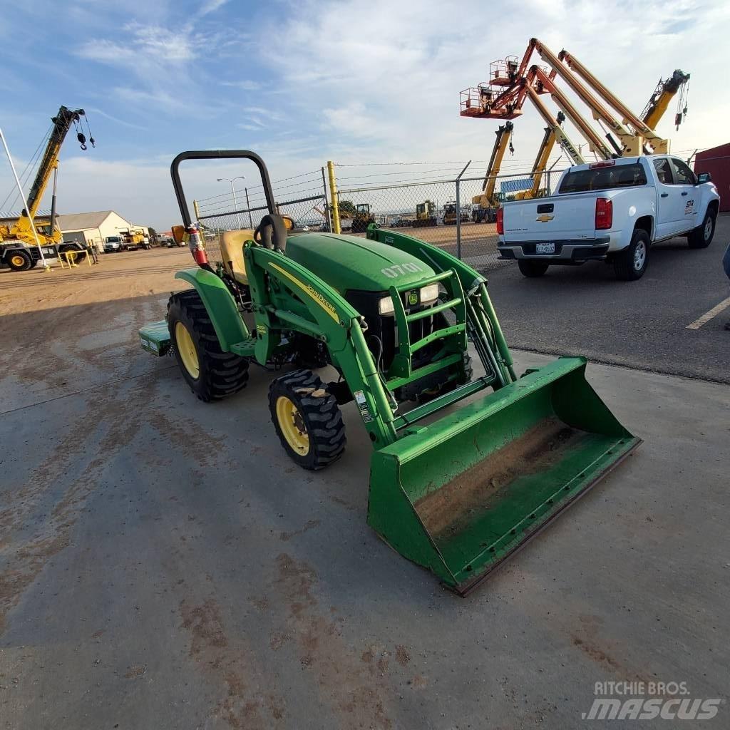 John Deere 3203 Kompakt traktorok