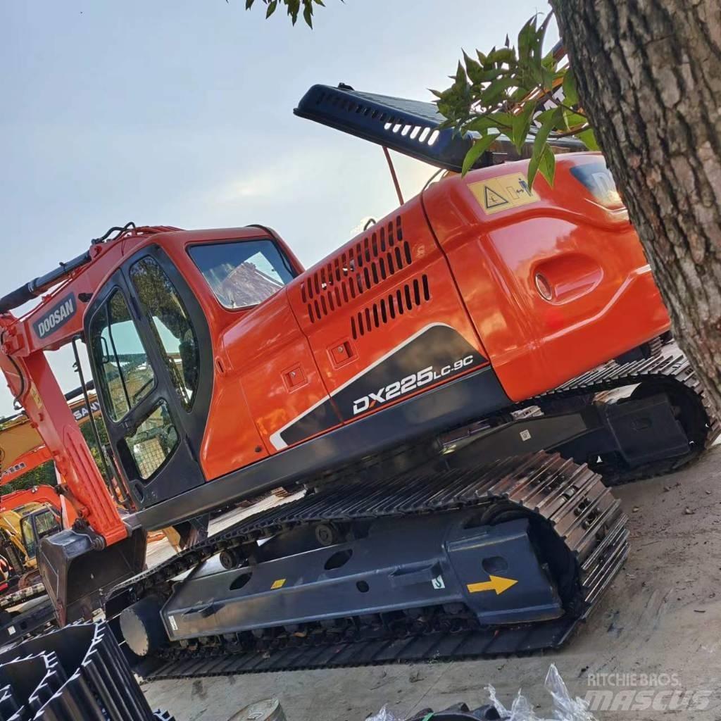 Doosan DX 225 LC Lánctalpas kotrók