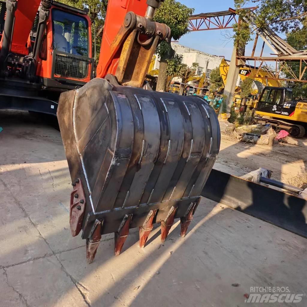 Doosan DX 225 LC Lánctalpas kotrók