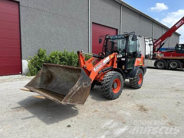 Kubota R065 Gumikerekes homlokrakodók