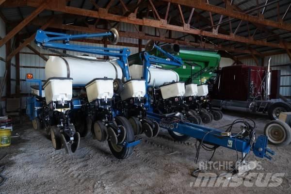 Kinze 3200 12R30 Szemenként vetőgépek