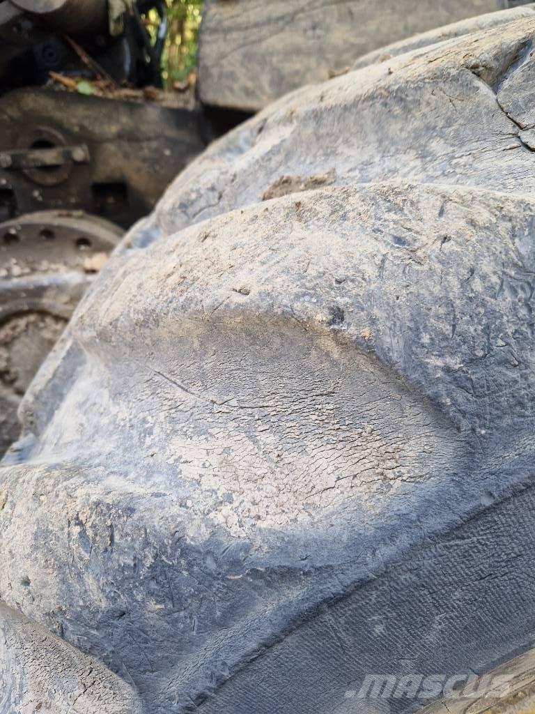 John Deere 1270 D Betakarítók