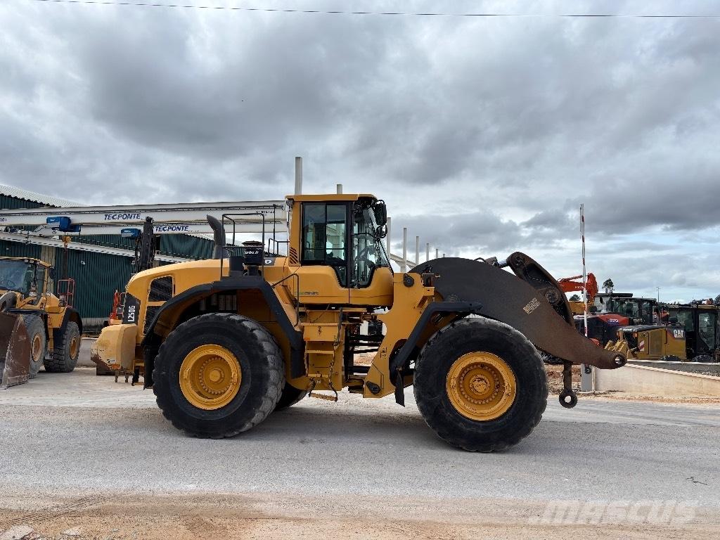 Volvo L 250 G Gumikerekes homlokrakodók
