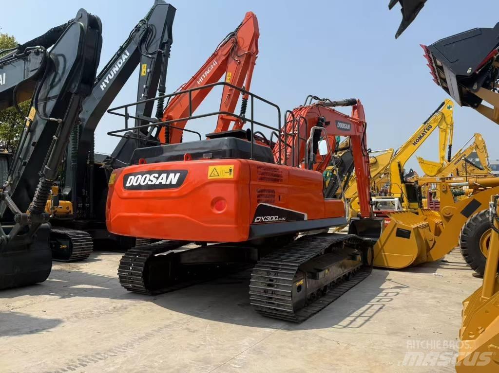 Doosan DX 300 LC Lánctalpas kotrók