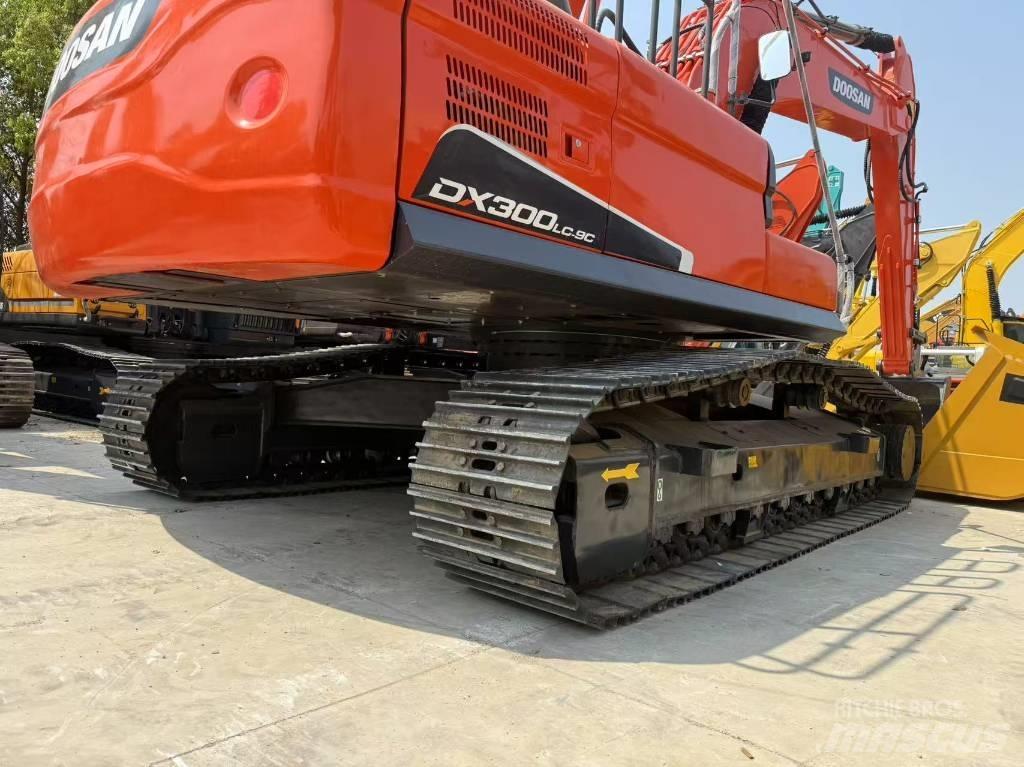 Doosan DX 300 LC Lánctalpas kotrók