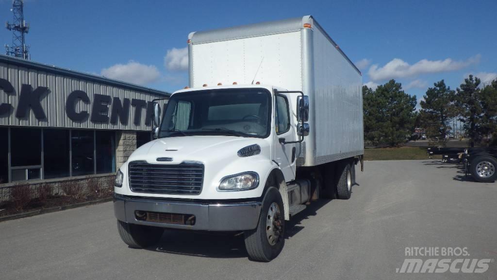 Freightliner M2 106 Dobozos teherautók