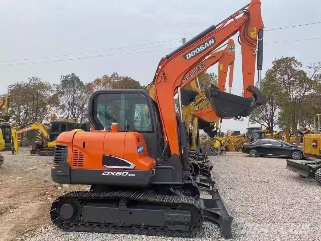 Doosan DX 60 Lánctalpas kotrók