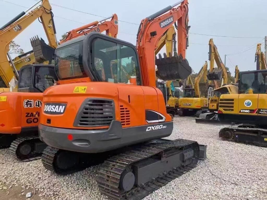 Doosan DX 60 Lánctalpas kotrók