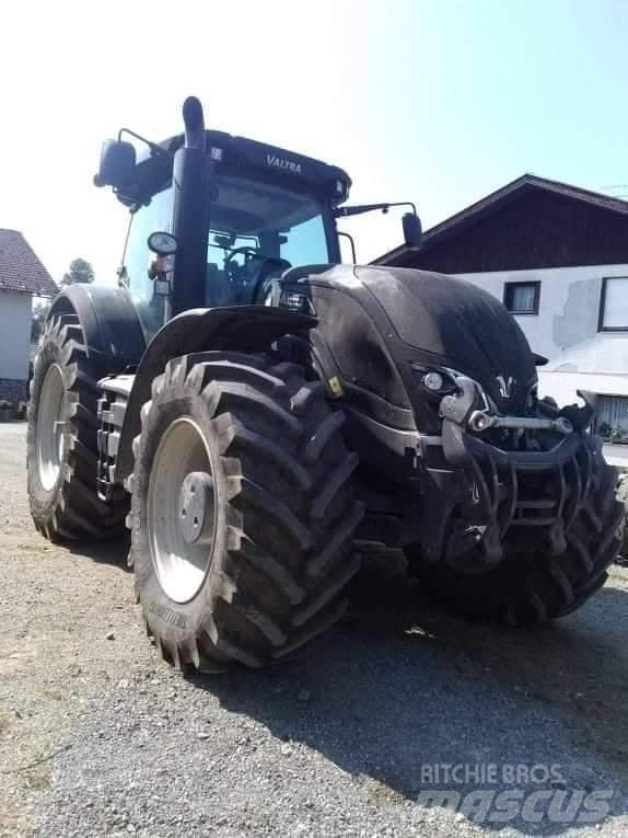Valtra S 374 Traktorok