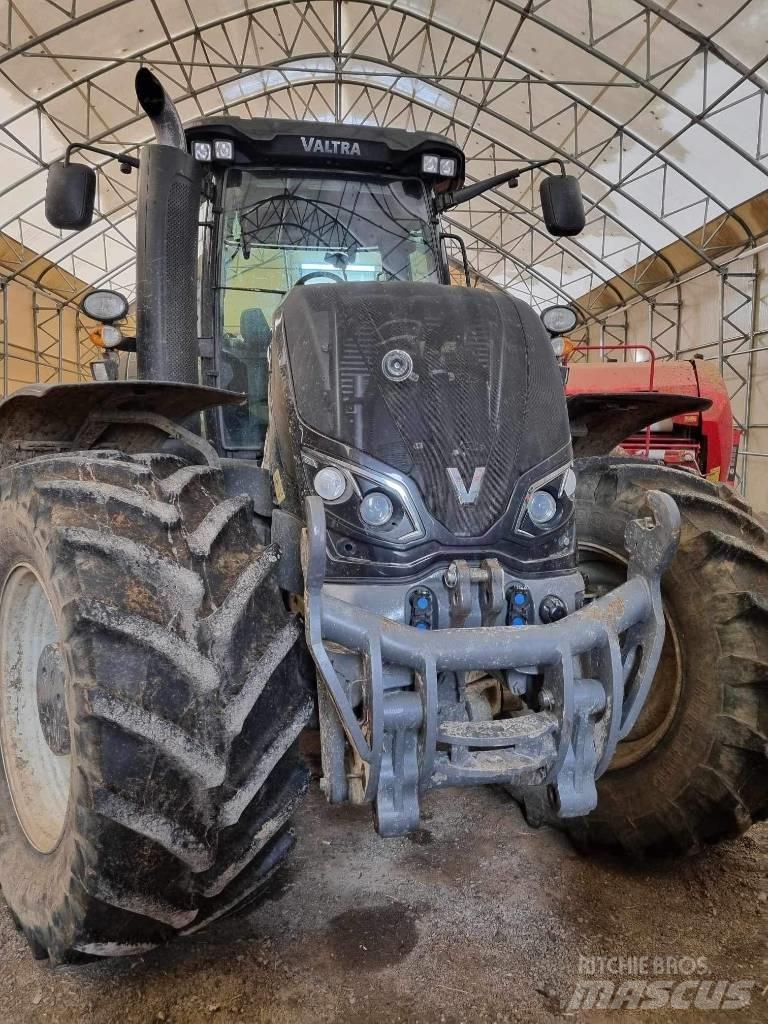 Valtra S 374 Traktorok