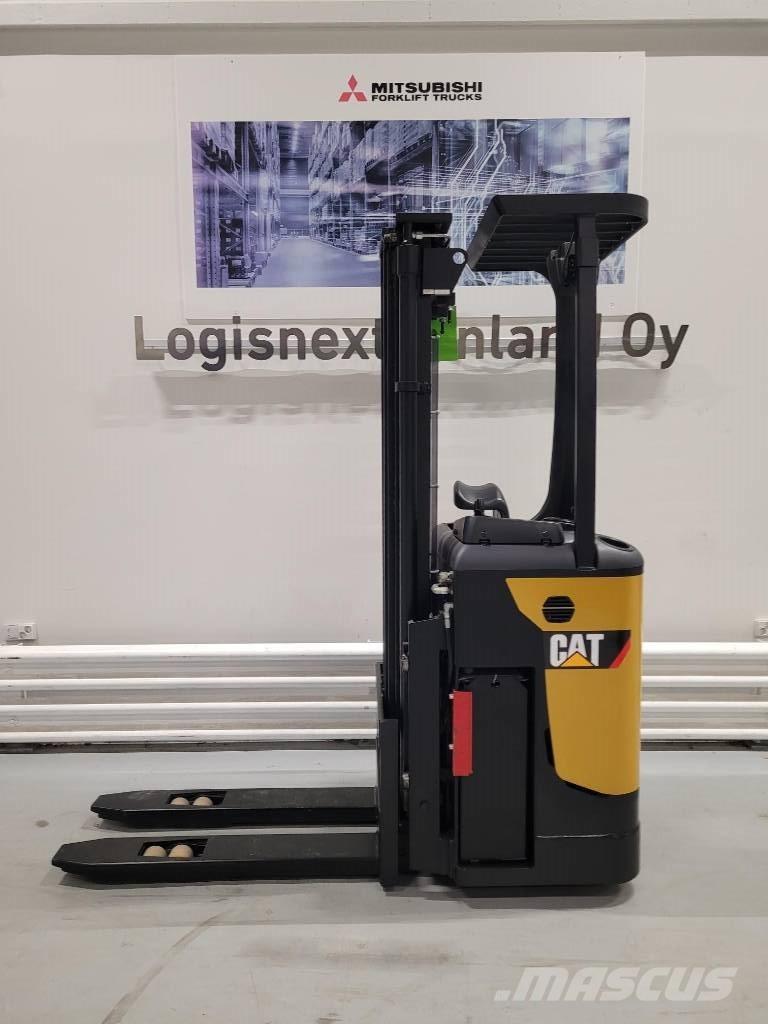 CAT NSR 16NI Elektromos gyalogkíséretű targoncák