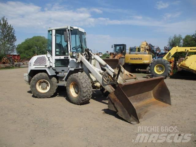 Liebherr L 509 Gumikerekes homlokrakodók
