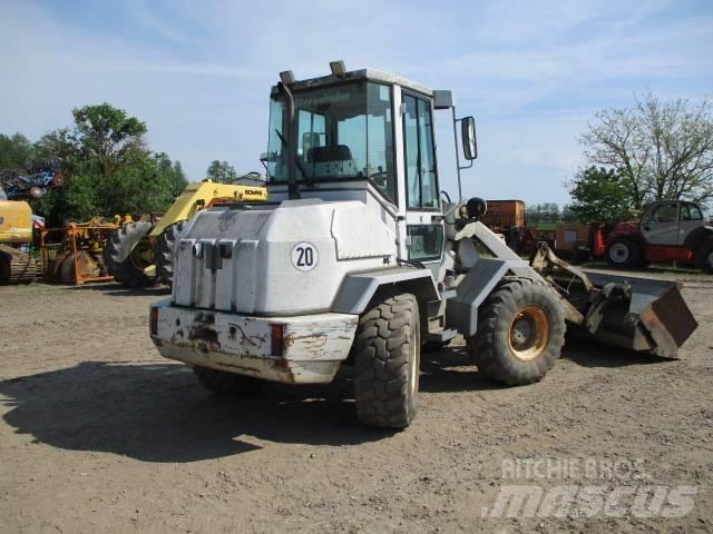 Liebherr L 509 Gumikerekes homlokrakodók