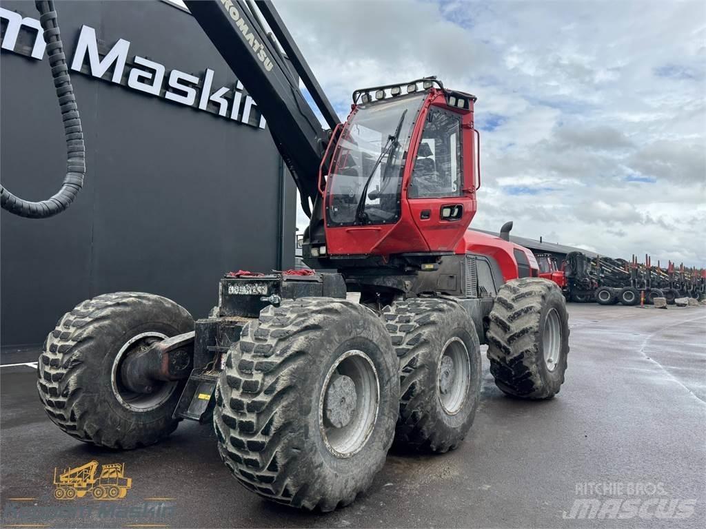 Komatsu 951 Betakarítók