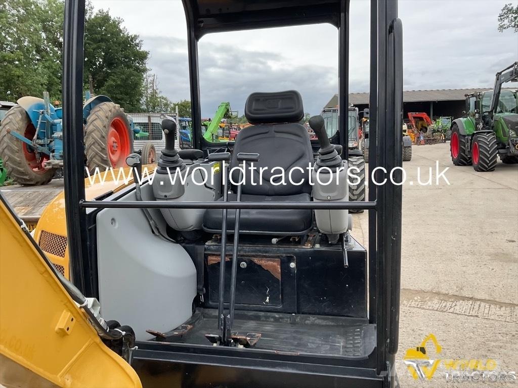 CAT 302.7 D CR Mini kotrók < 7t