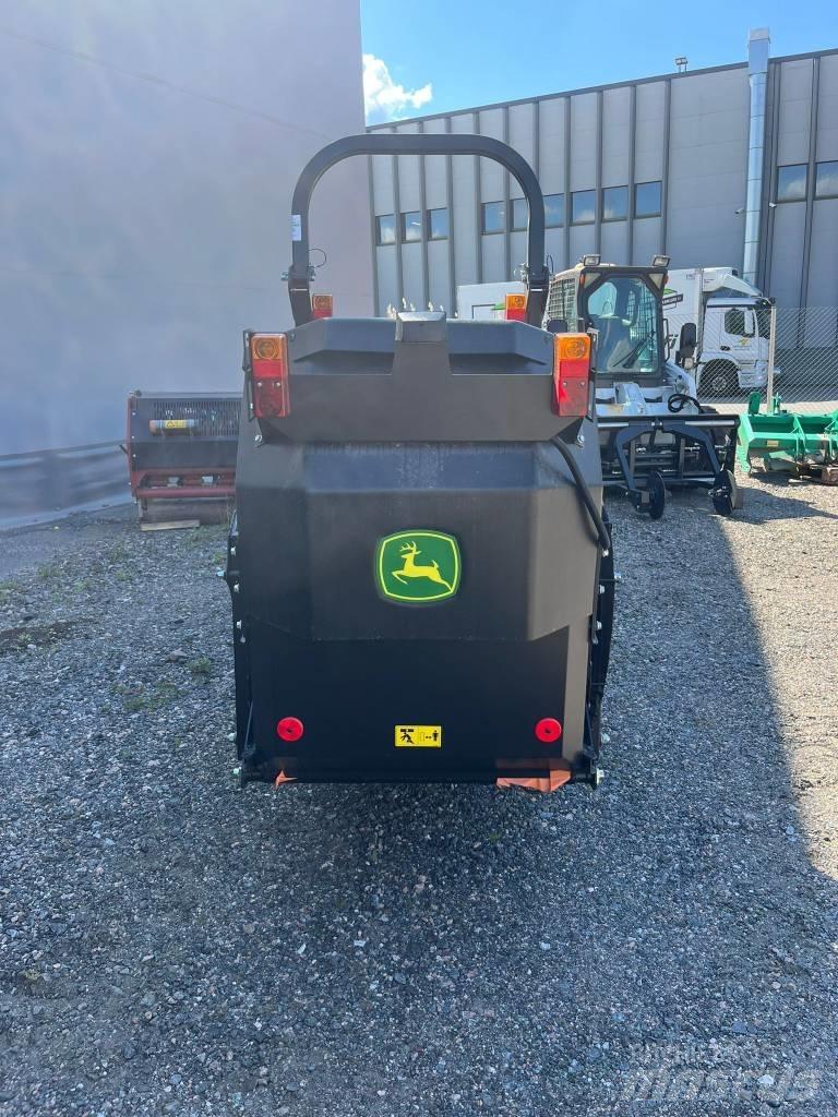 John Deere X950R Ráülős fűnyírók