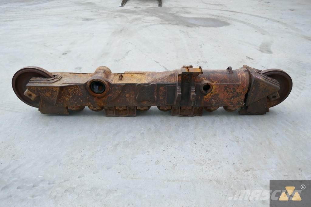 CAT 261-3082 Gumiabroncsok, kerekek és felnik