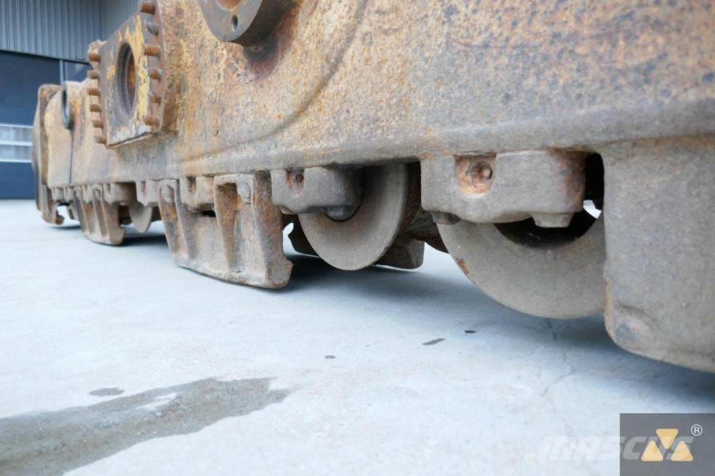 CAT 261-3082 Gumiabroncsok, kerekek és felnik