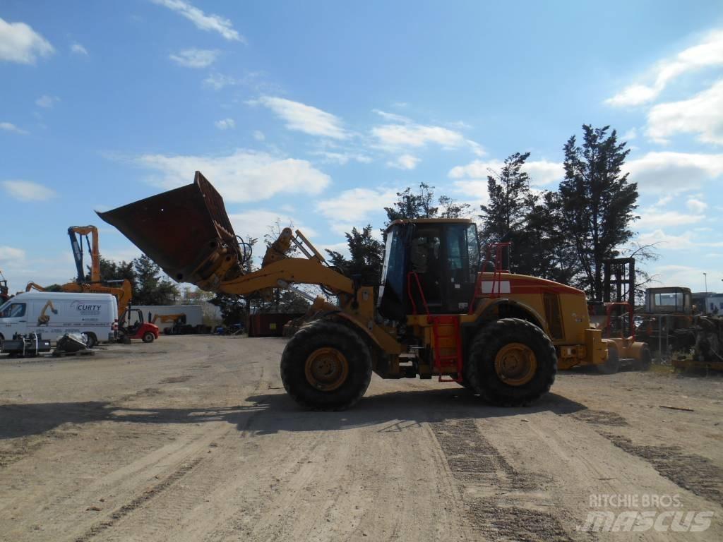 CAT 950 H Gumikerekes homlokrakodók
