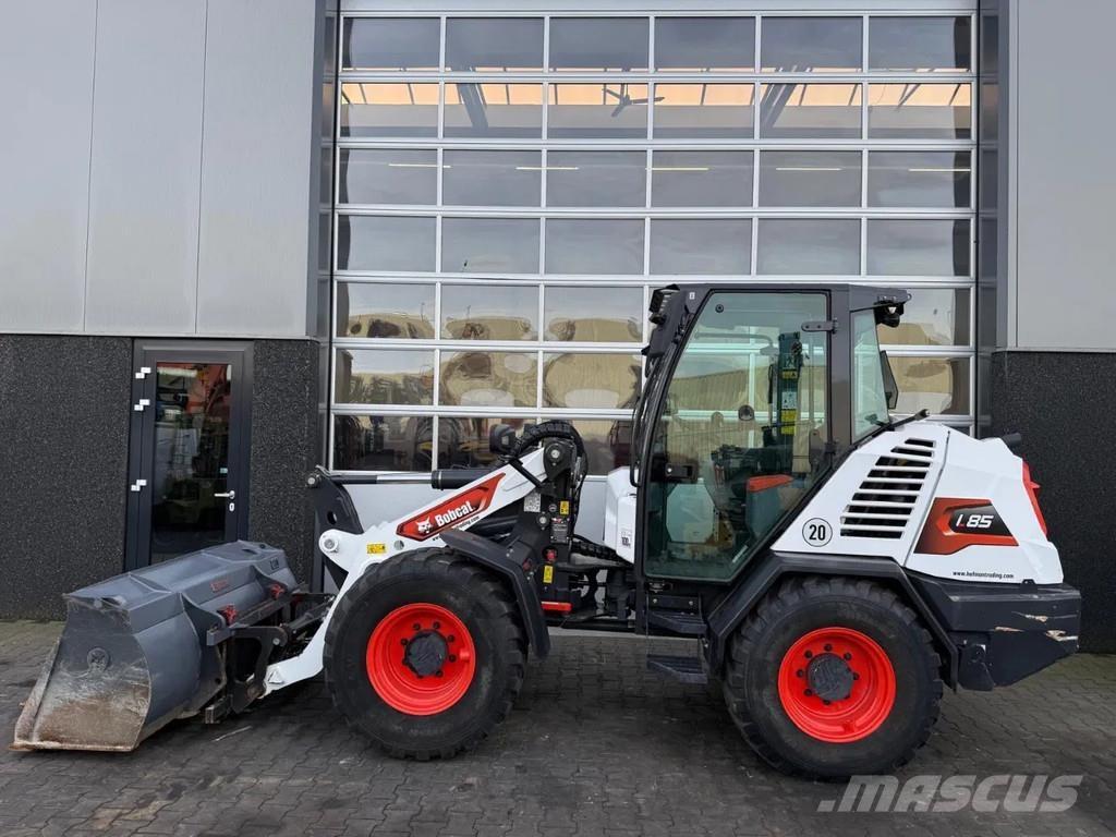 Bobcat L85 Gumikerekes homlokrakodók