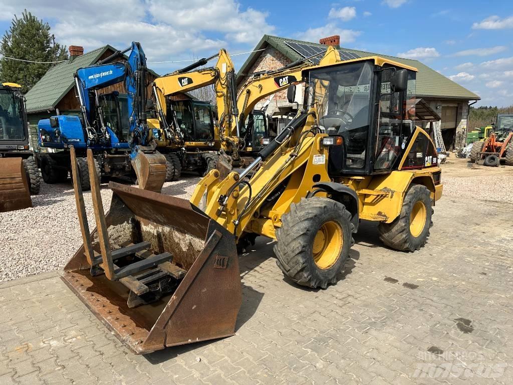 CAT 908 Gumikerekes homlokrakodók