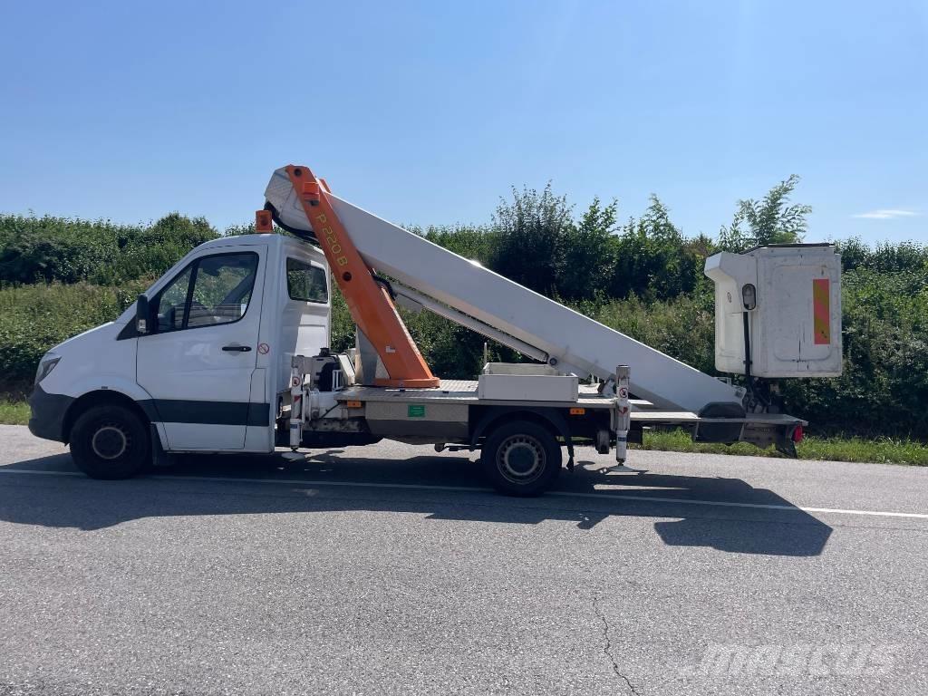 Palfinger P 220 B Teherautóra szerelt emelők és állványok