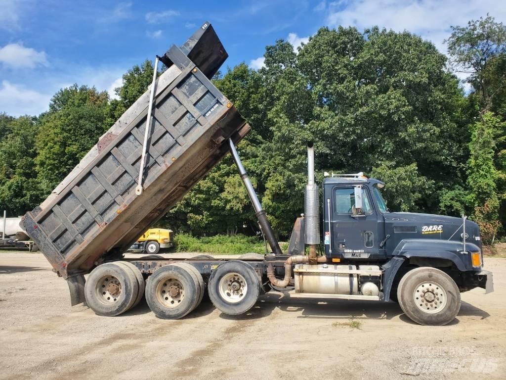 Mack CL713 Billenő teherautók