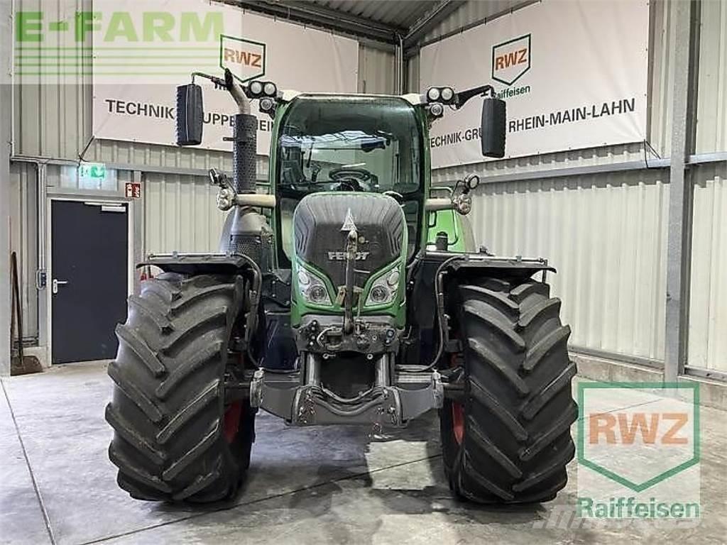 Fendt 724 vario Traktorok