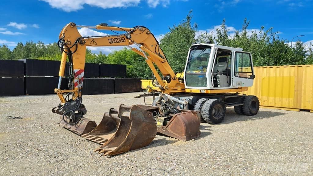 Liebherr 308 Gumikerekes kotrók