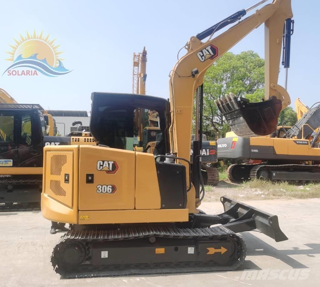 CAT 306 Mini kotrók < 7t