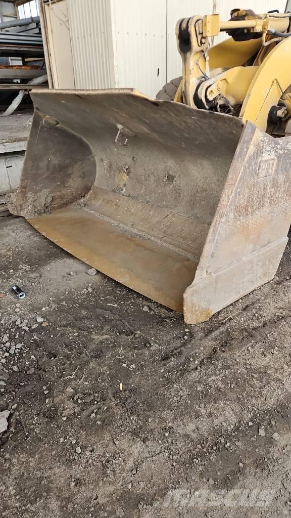 CAT 962 G Gumikerekes homlokrakodók