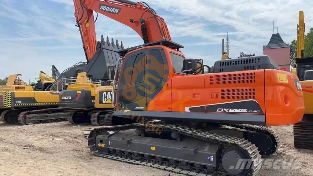 Doosan DX 225 LC Lánctalpas kotrók