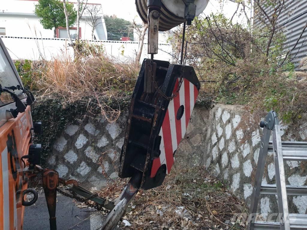 Demag AC 200 Terepdaruk