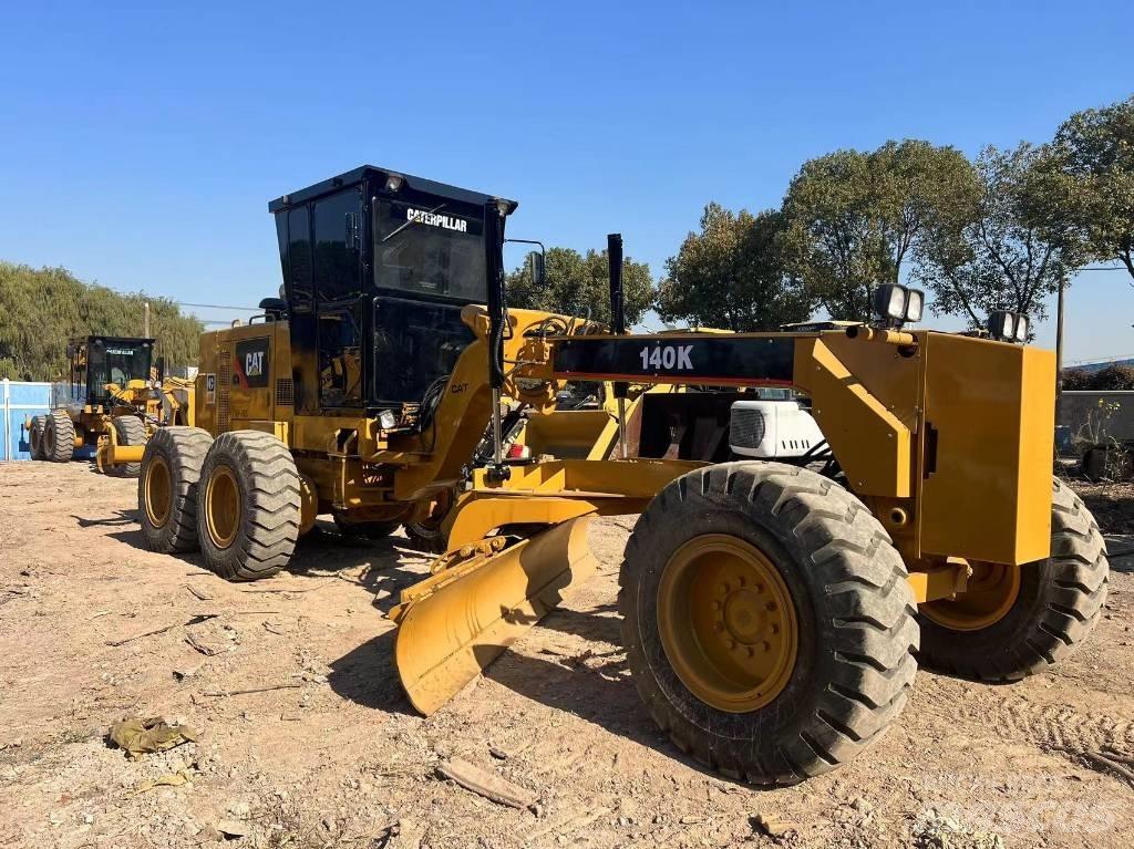 CAT 140K Gréderek