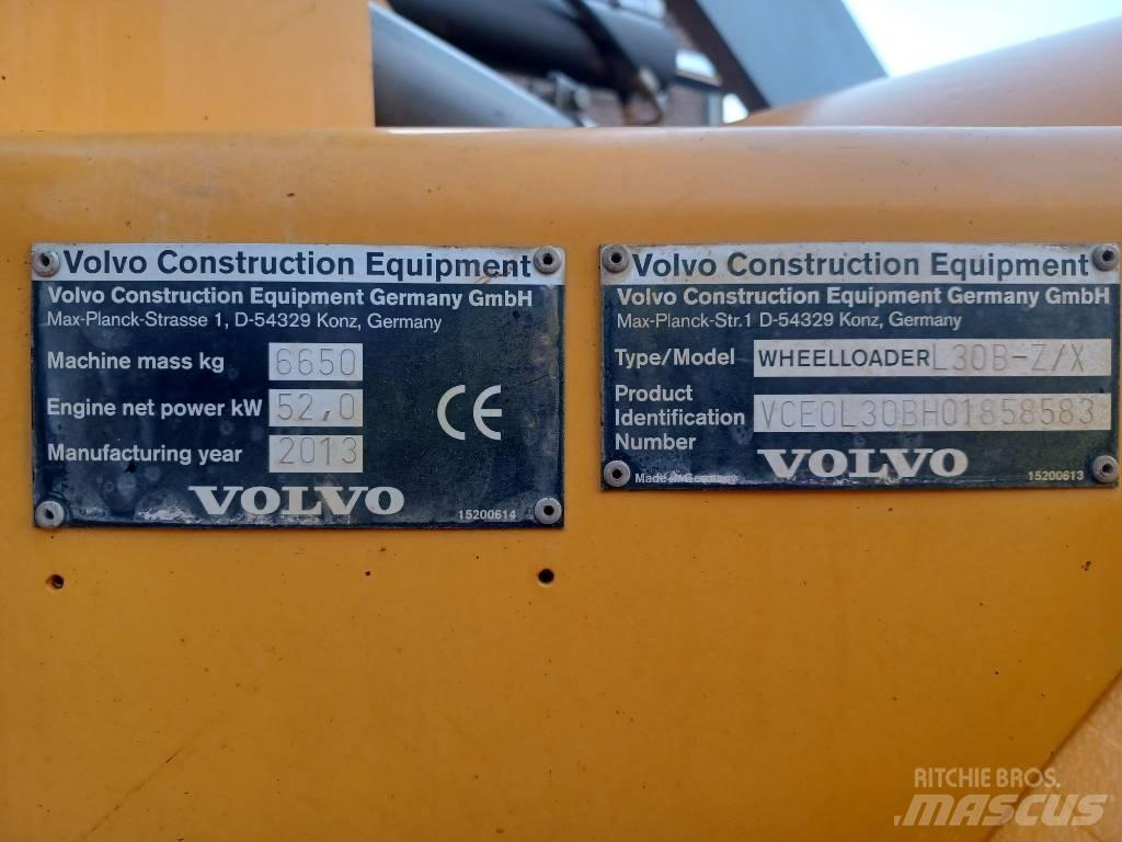 Volvo L 30 B Gumikerekes homlokrakodók