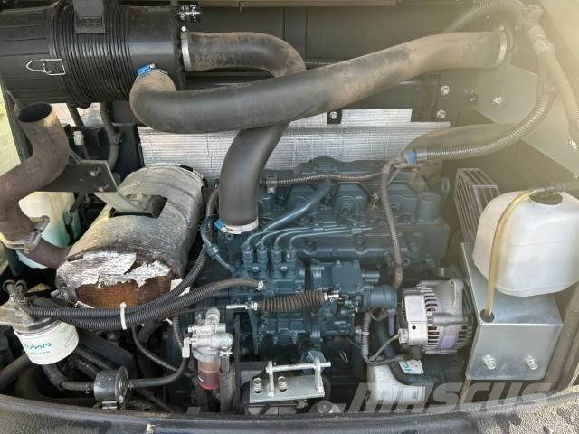 Kubota R 082 Gumikerekes homlokrakodók