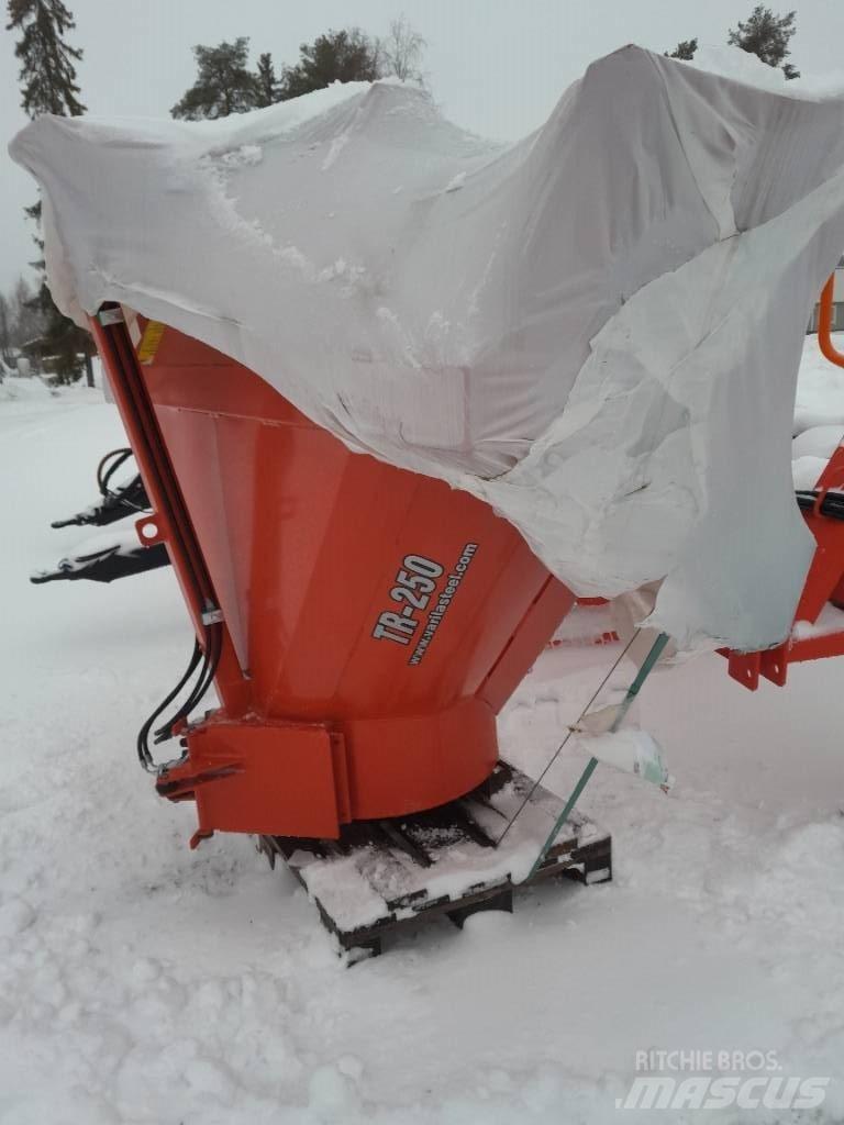TR 250  HB Hómarók
