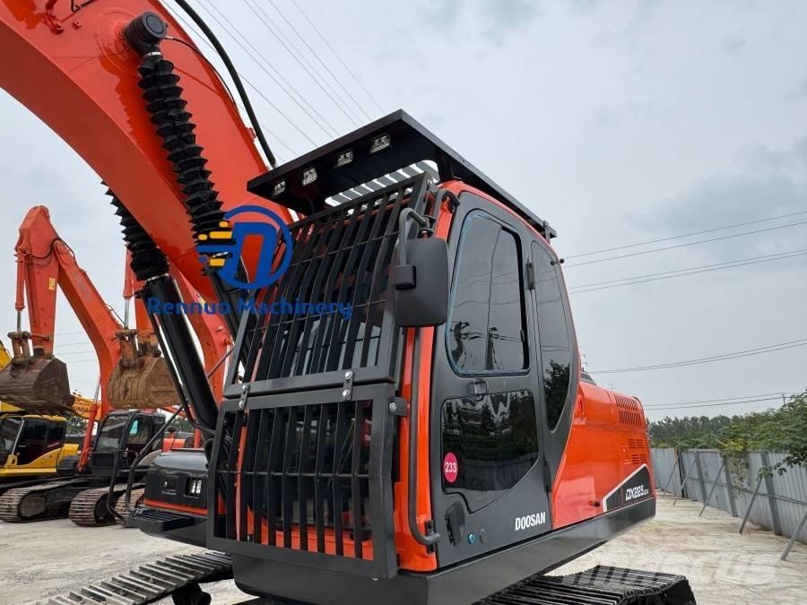 Doosan DX 225 LCA Lánctalpas kotrók