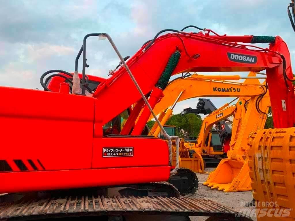 Doosan DX 225 LC Lánctalpas kotrók
