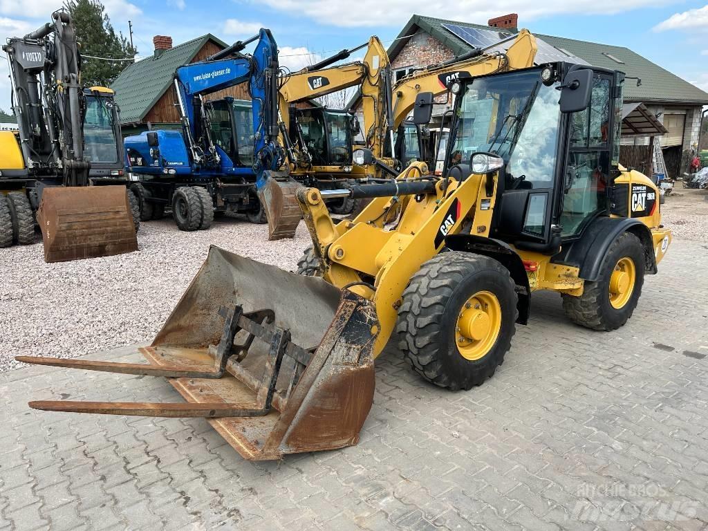 CAT 906 H 2 Gumikerekes homlokrakodók
