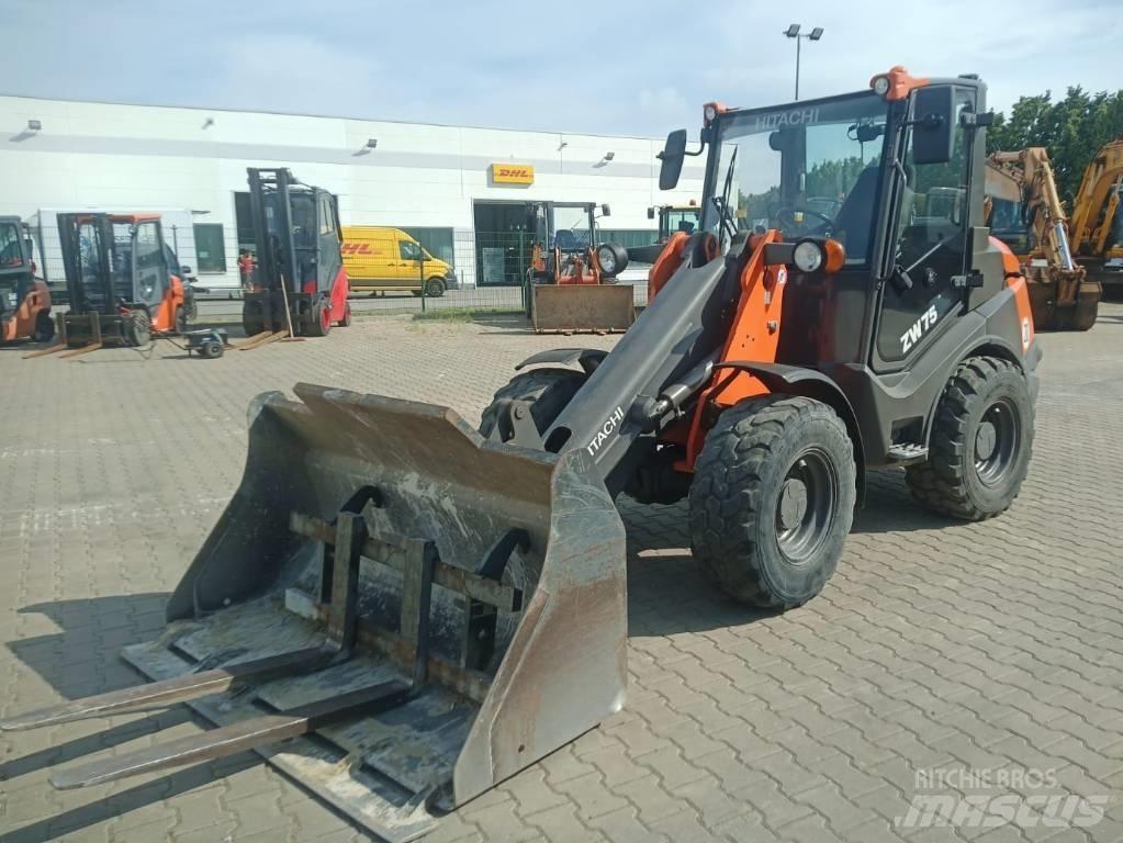 Hitachi ZW 75 Gumikerekes homlokrakodók
