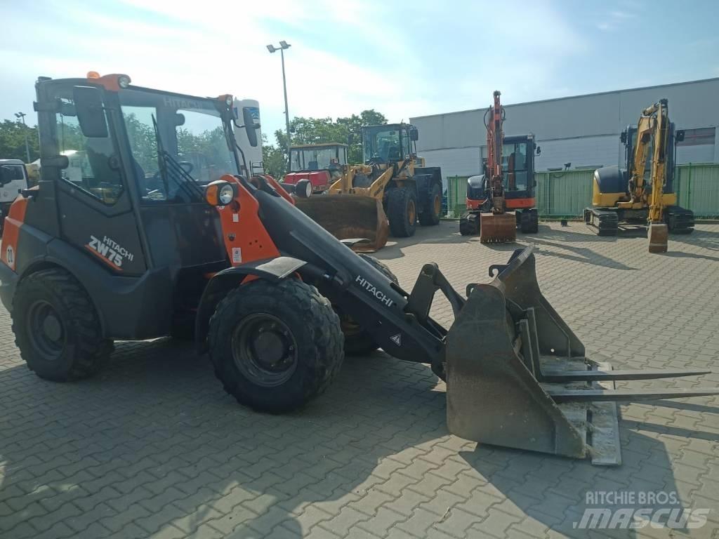Hitachi ZW 75 Gumikerekes homlokrakodók