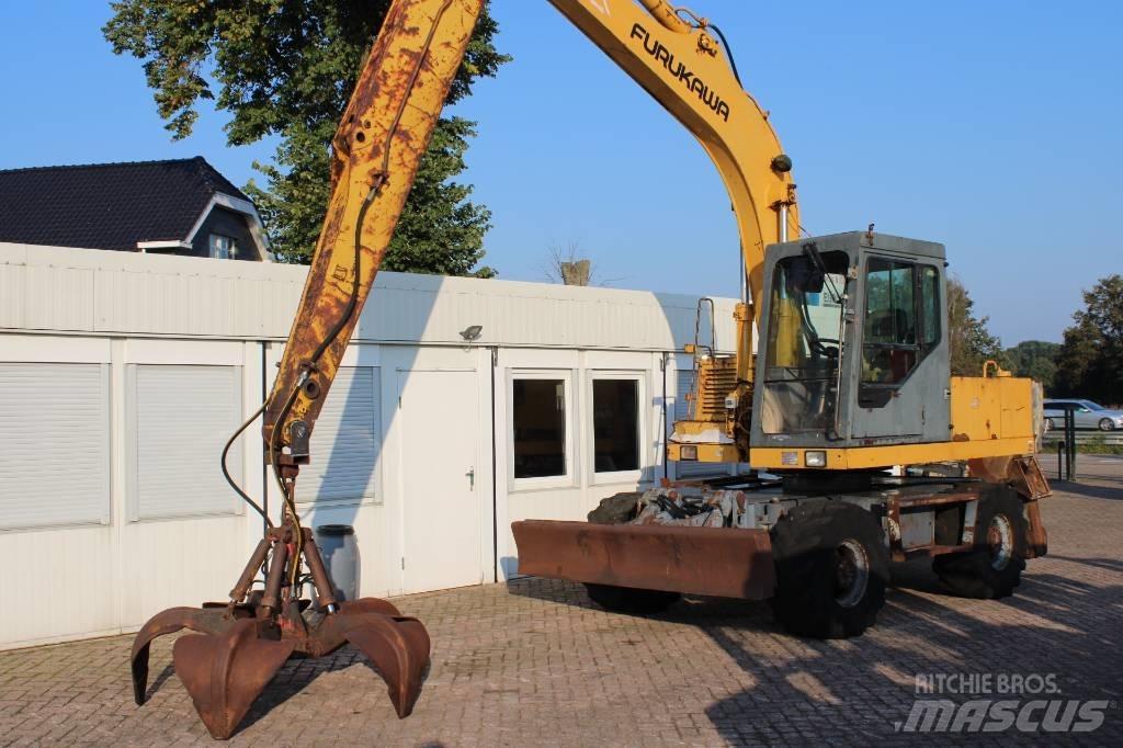 Furukawa W 630 E Gumikerekes kotrók