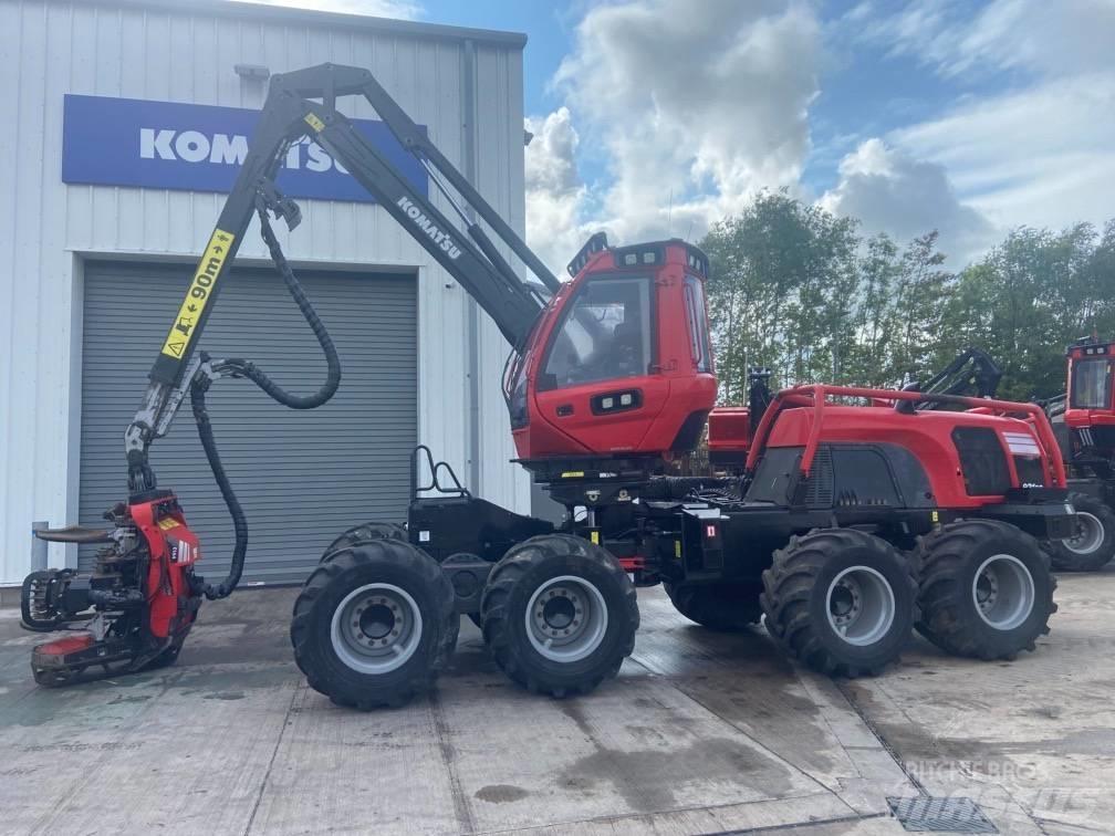Komatsu 931XC Betakarítók