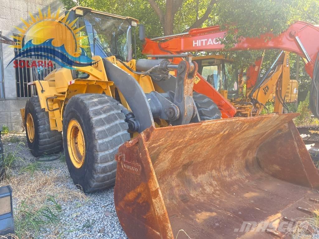 Volvo L 120 Gumikerekes homlokrakodók
