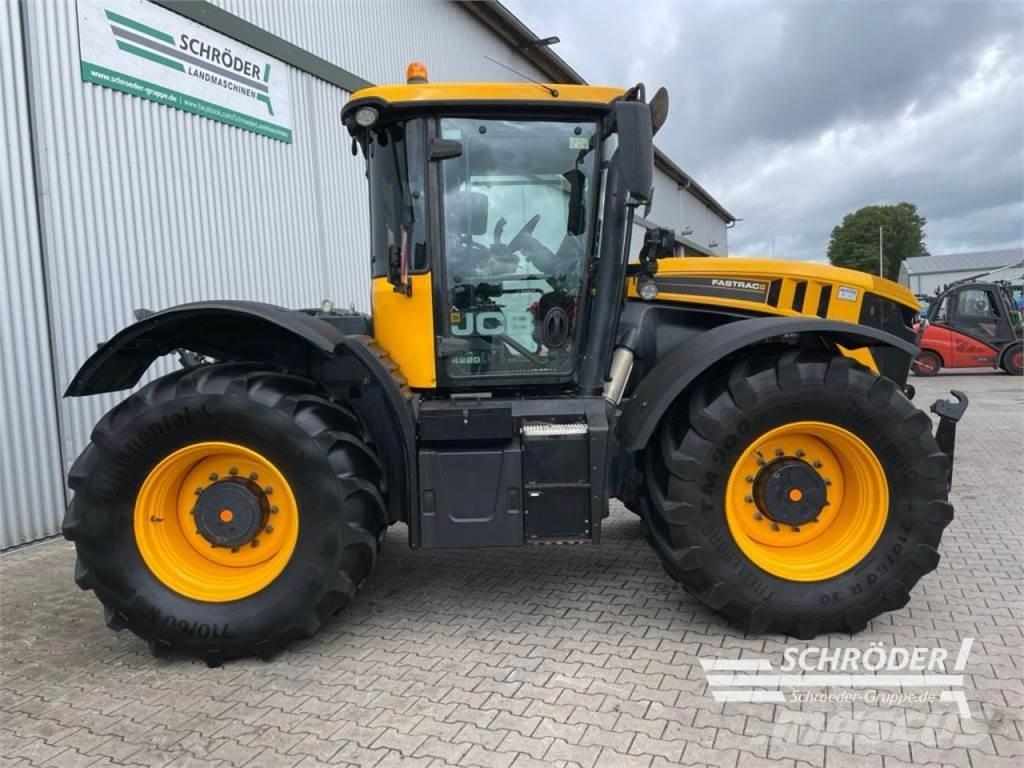 JCB FASTRAC 4220 Traktorok