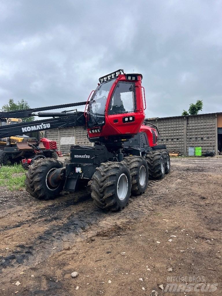 Komatsu 901 XC Betakarítók