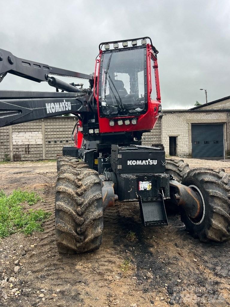 Komatsu 901 XC Betakarítók