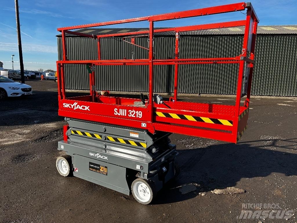 SkyJack SJ 3219 Ollós emelők